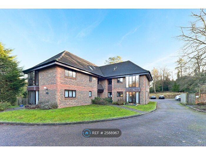 1 Bedroom Flat To Rent In Whyteleafe Hill, Whyteleafe, CR3