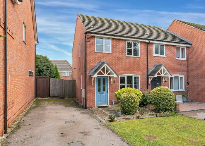 2 Bedroom End Of Terrace House For Sale In Harborough Close, Whissendine, LE15