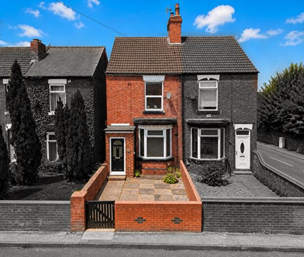 3 Bedroom Semi-Detached House For Sale In Bentley Road, Doncaster, DN5