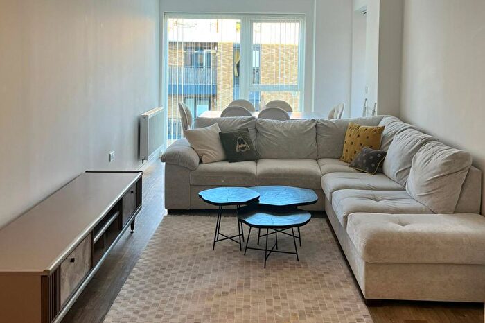1 Bedroom Flat To Rent In Bowen Drive, Charlton, SE7