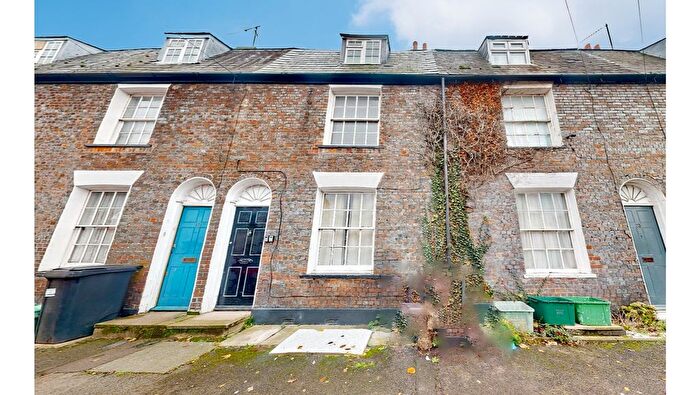 3 Bedroom Property For Sale In Pound Street, Newbury, Berkshire, RG14