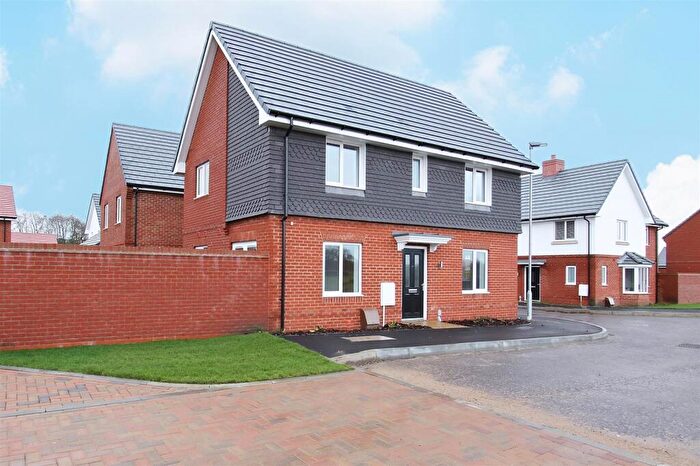 3 Bedroom Detached House To Rent In Netherhampton Road, Salisbury, SP2
