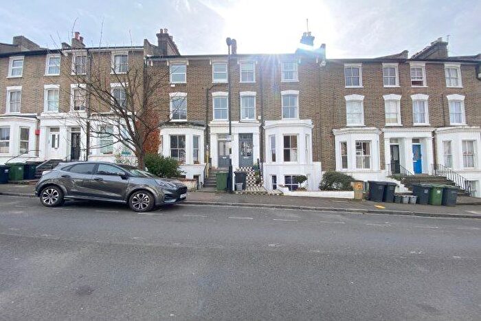 1 Bedroom Flat To Rent In Limes Grove, London, SE13