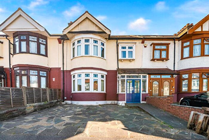 3 Bedroom Terraced House For Sale In Wanstead Lane, Ilford, IG1