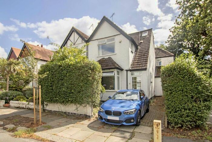 4 Bedroom Property To Rent In Perivale Gardens, London, W13