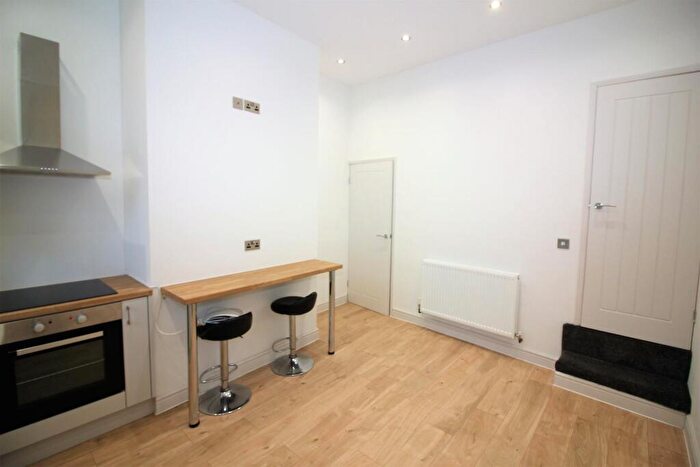 1 Bedroom Terraced House For Sale In Elmwood Street, Savile Park, Halifax, HX1