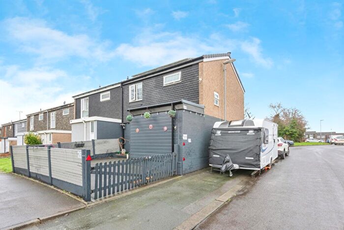 3 Bedroom End Of Terrace House For Sale In Honeybourne, Tamworth, B77