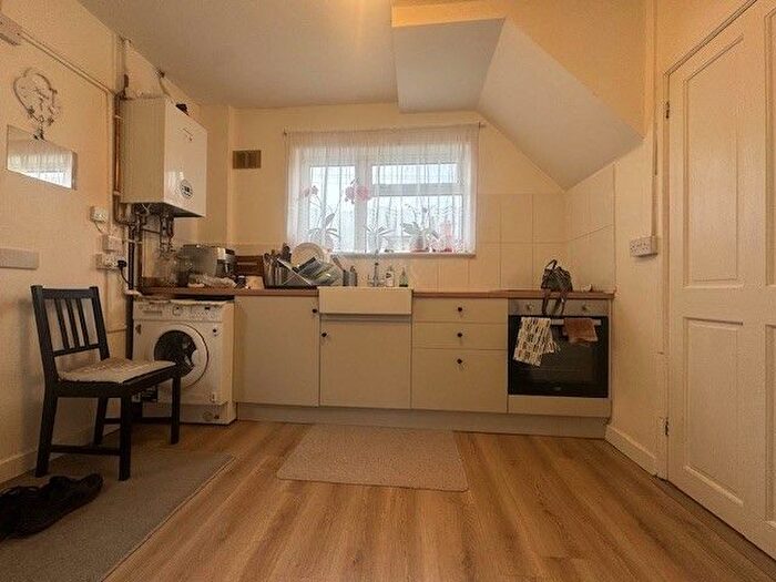 3 Bedroom Flat To Rent In Badenham Grove, Bristol, BS11