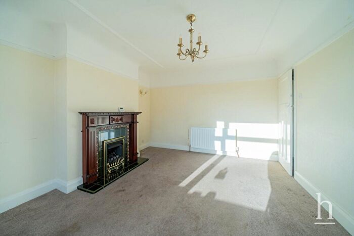 3 Bedroom Semi-Detached House For Sale In Warwick Road, Upton, CH49