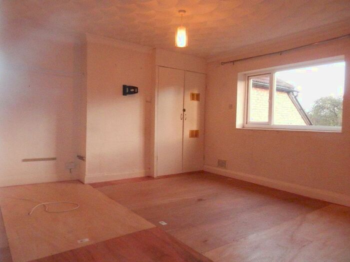 3 Bedroom Flat To Rent In West St, Dunstable, LU6