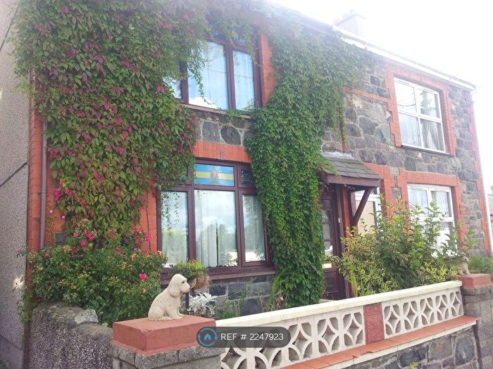 3 Bedroom Semi-Detached House To Rent In Llys Idris, Llanrug, Caernarfon, LL55