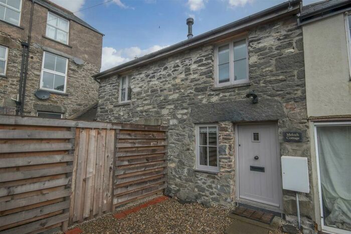 2 Bedroom Terraced House For Sale In Heol Aran, Bala, LL23