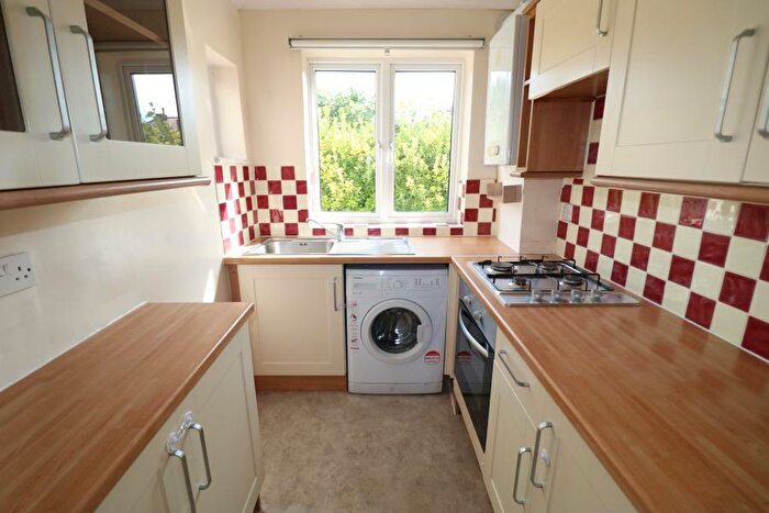 2 Bedroom Flat To Rent In Lansbury Road, Enfield, EN3