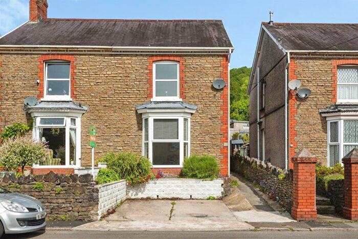 3 Bedroom Semi-Detached House For Sale In Brecon Road, Pontardawe, Swansea, SA8