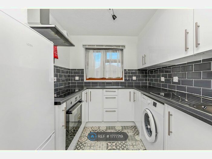 1 Bedroom Flat To Rent In Turnstone Close, London, E13
