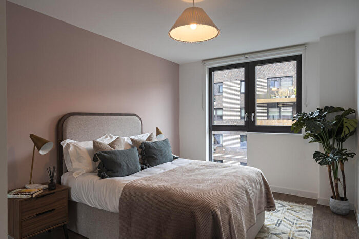 2 Bedroom Flat To Rent In Flat, Vanguard Way London, E17
