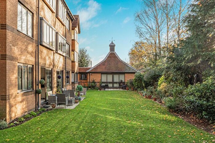 1 Bedroom Retirement Property For Sale In High Road, London, E18