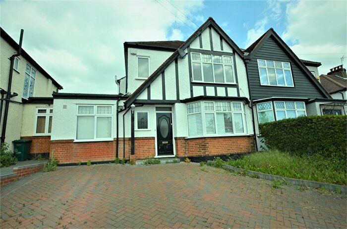 4 Bedroom Semi-Detached House To Rent In Bunns Lane, Mill Hill, NW7