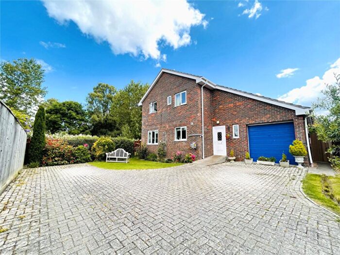 4 Bedroom Detached House For Sale In Grove Avenue, Weymouth, Dorset, DT4