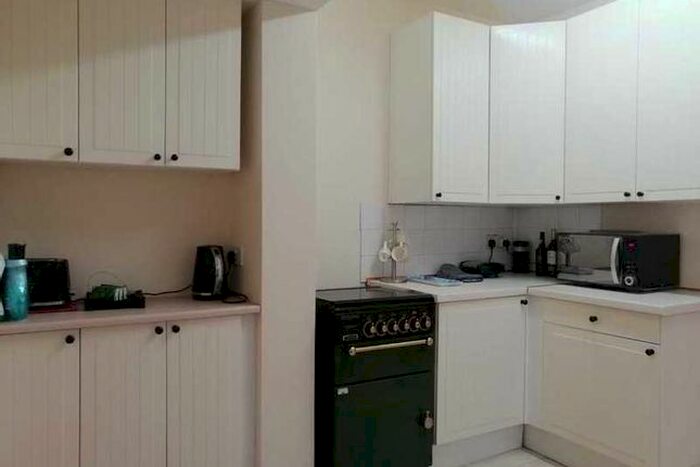 4 Bedroom Terraced House To Rent In Dogfield Street, Cathays, Cardiff, CF24