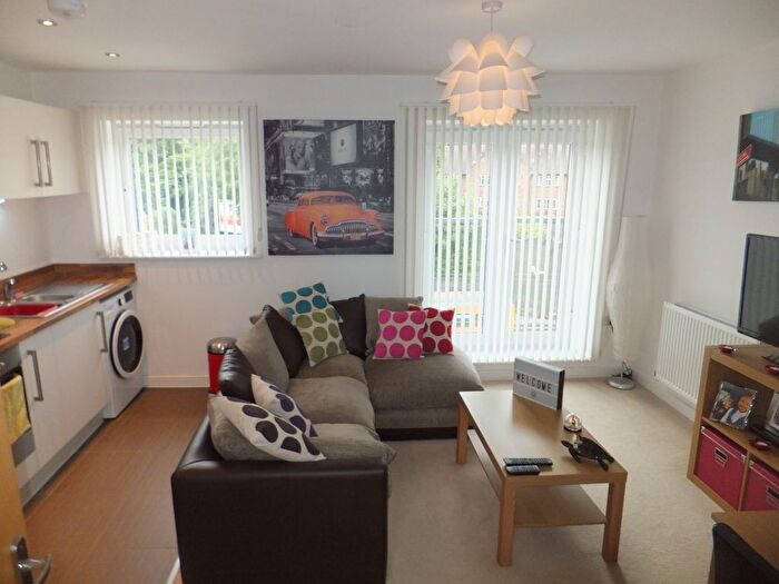 1 Bedroom Flat To Rent In A Lichfield Road, Four Oaks, Sutton Coldfield, B74