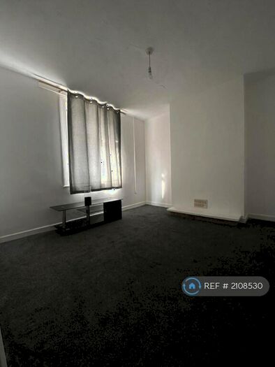 3 Bedroom Terraced House To Rent In Westcott Place, Swindon, SN1