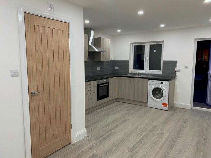 1 Bedroom Flat To Rent In Malvern Drive, Ilford, IG3