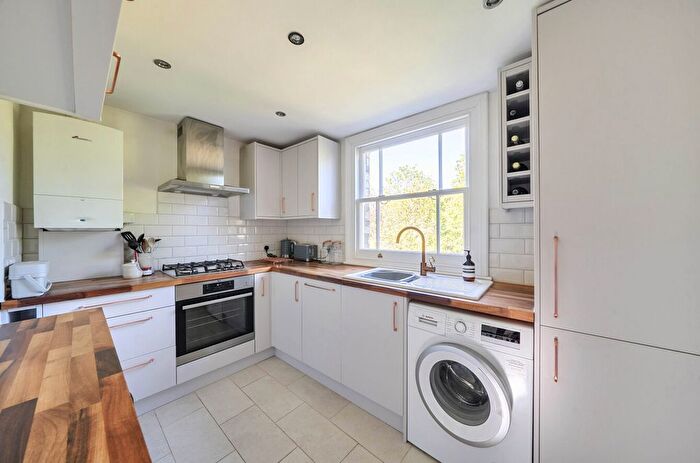 2 Bedroom Flat For Sale In Ferme Park Road, London, N4