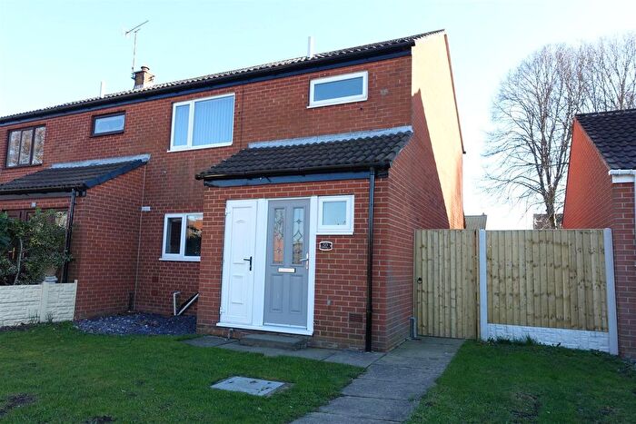 3 Bedroom Semi-Detached House To Rent In Norbreck Road, Askern, Doncaster, DN6