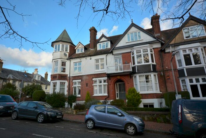 2 Bedroom Flat To Rent In Madeira Park, Tunbridge Wells, TN2