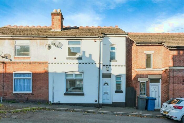 2 Bedroom House To Rent In Shelton Street, Wilnecote, Tamworth, B77