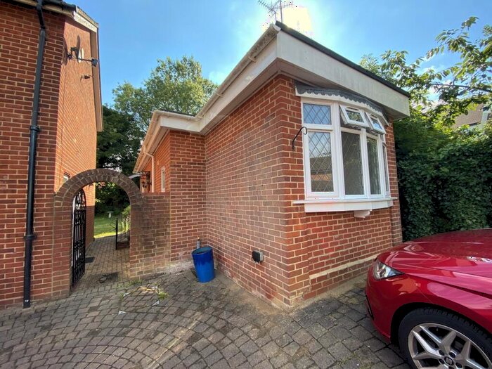 1 Bedroom Bungalow To Rent In School Lane, Harlow, CM20