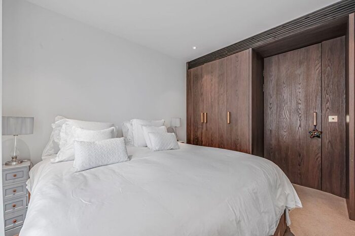 2 Bedroom Flat To Rent In West Hampstead Square, London, NW6
