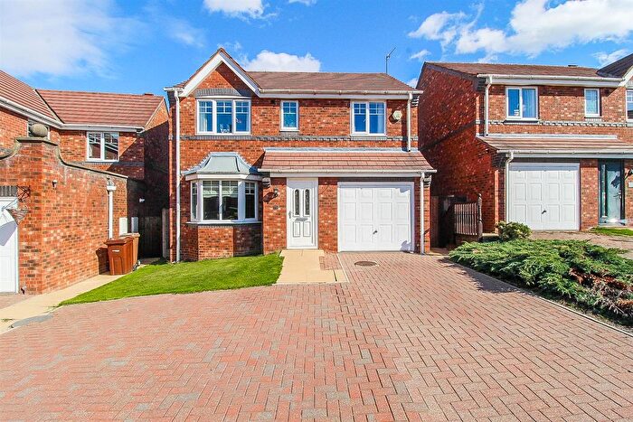 4 Bedroom Detached House For Sale In Pippins Approach, Normanton, WF6