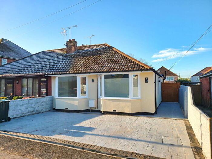 3 Bedroom Semi-Detached Bungalow For Sale In Brokenford Avenue, Totton, SO40