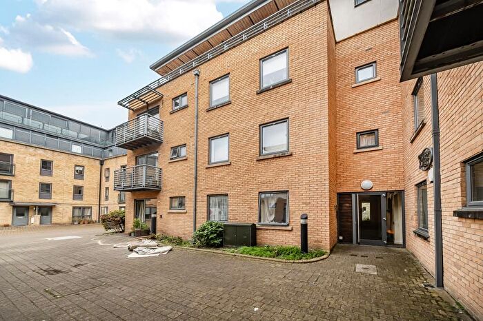 1 Bedroom Flat To Rent In Woodin`S Way, North Oxford, OX1