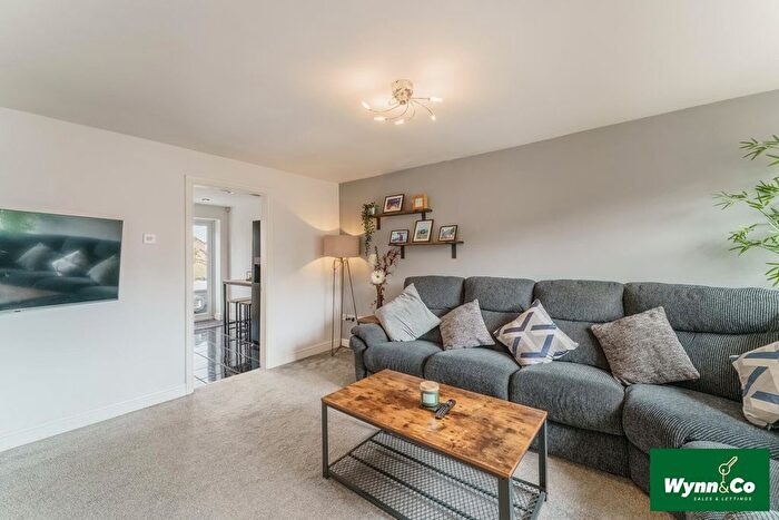 3 Bedroom Detached House For Sale In Dovedale Close, Crofton, Wakefield, WF4