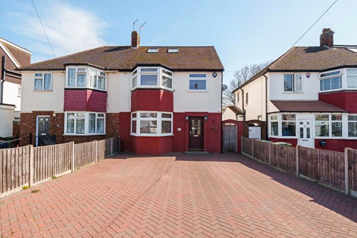 4 Bedroom Semi-Detached House To Rent In Riverside Road Sidcup, DA14