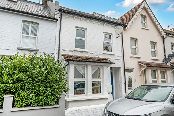 2 Bedroom Flat For Sale In Bedford Road, London, W13