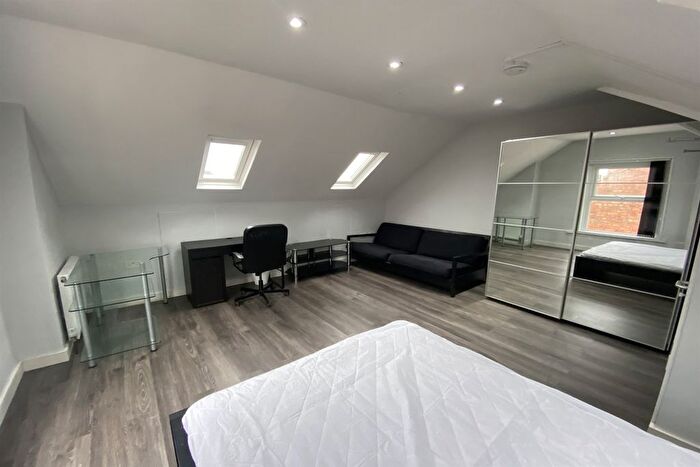 4 Bedroom Semi-detached House To Rent In Mona Street, NG9