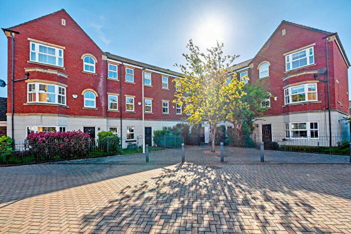 2 Bedroom Duplex For Sale In Mansion Gate Square, Chapel Allerton, Leeds, LS7