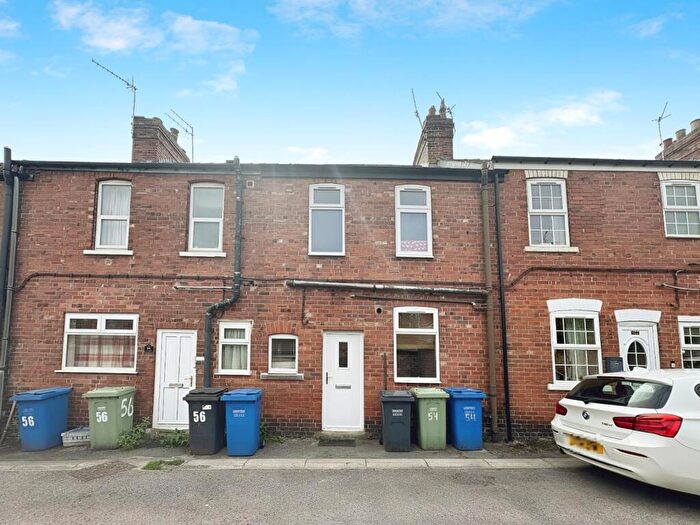 2 Bedroom Terraced House To Rent In Sunny Springs, Chesterfield, Derbyshire, S41