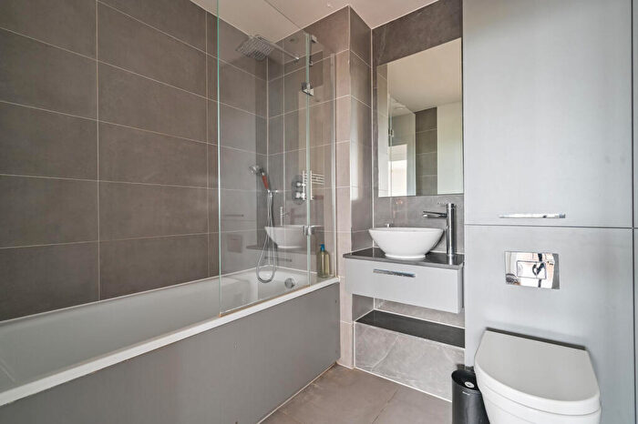 1 Bedroom Flat For Sale In Galley House, Gallions Reach, London, E16