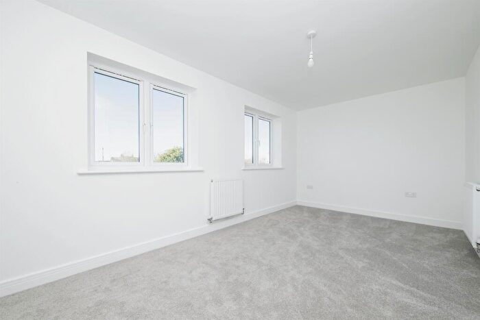 2 Bedroom Semi-Detached House For Sale In Spalding Way, Chelmondiston, IP9