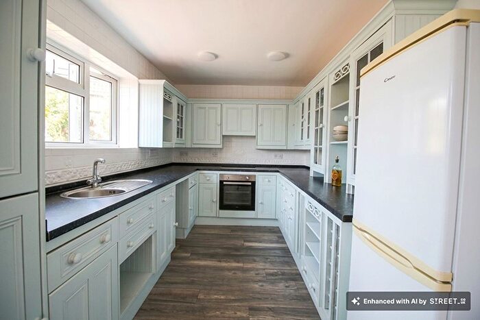 3 Bedroom End Of Terrace House To Rent In Dudley Gardens, Romford, RM3