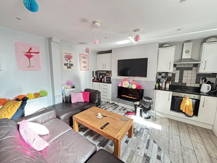 3 Bedroom House To Rent In Pearson Terrace, Leeds, LS6