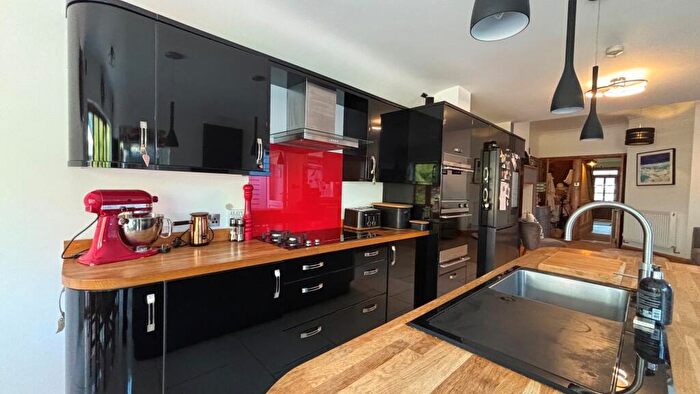 4 Bedroom Detached House For Sale In Kings Road West, Swanage, Dorset, BH19 - Photo 10