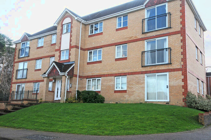 2 Bedroom Flat To Rent In Dakin Close, Maidenbower, Crawley, RH10