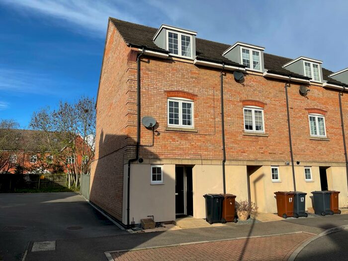 4 Bedroom Town House To Rent In Gabriel Crescent, Bunkers Hill, Lincoln, LN2