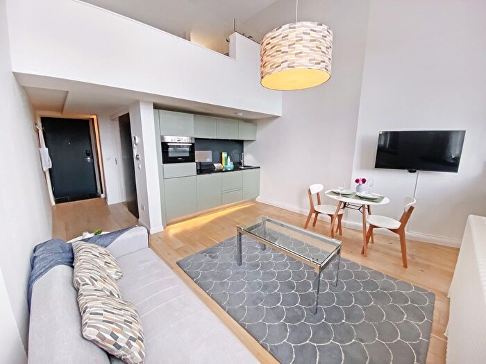 1 Bedroom Flat To Rent In Flat, Mcdonald Road, Broughton, Edinburgh, EH7